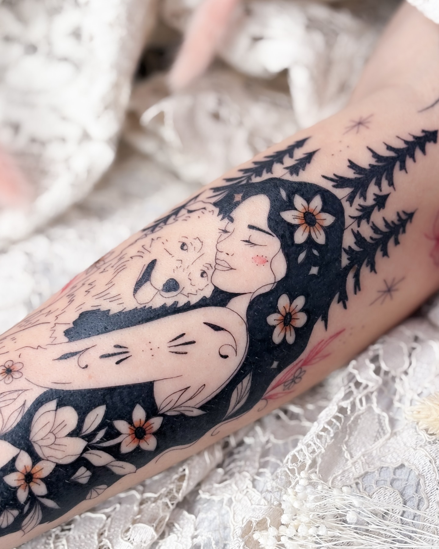 Tatouage dentelle florale noire